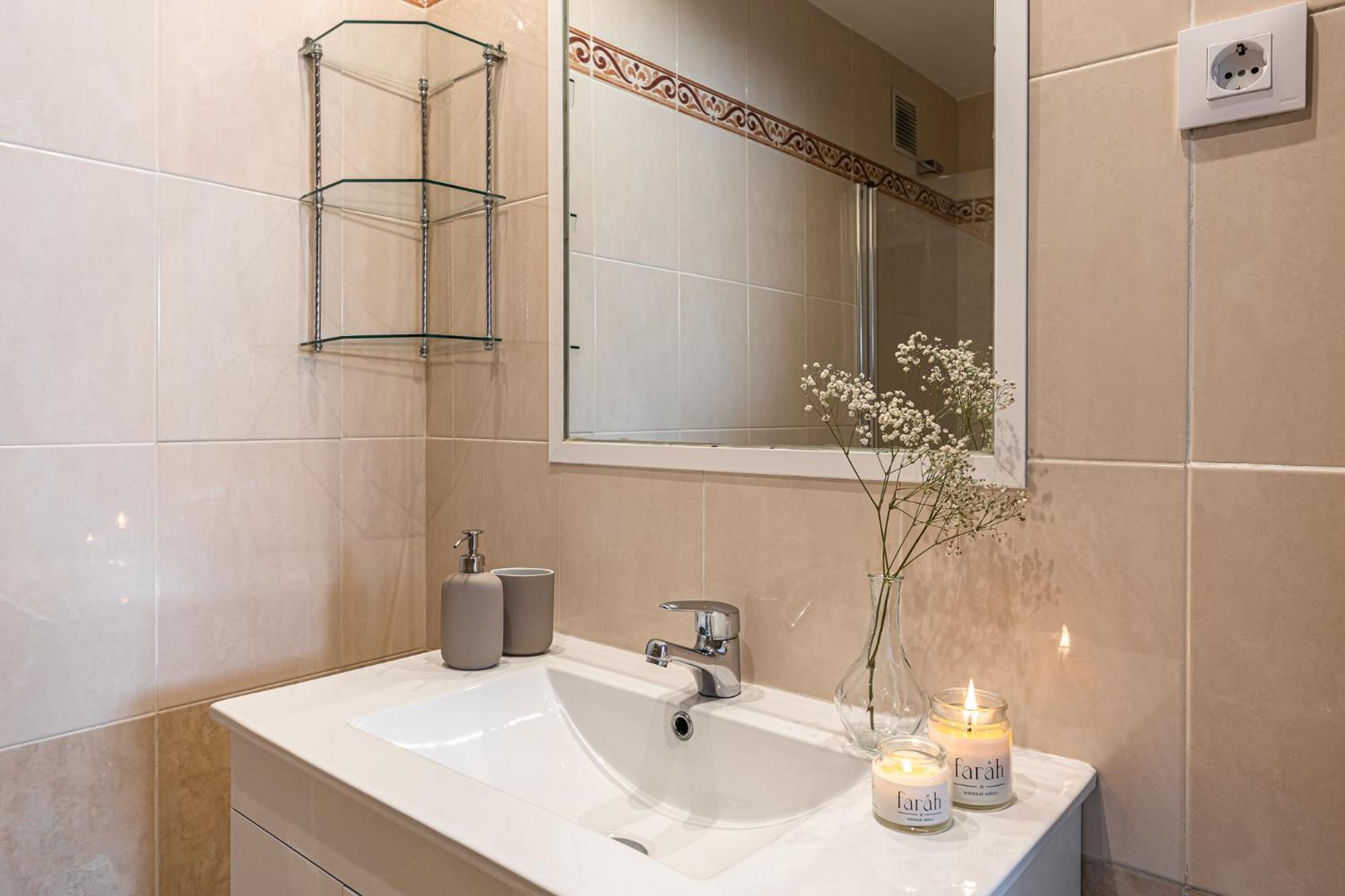 Apartamento Waou Gran Via Attic - Corta Duracion Madrid Exterior foto
